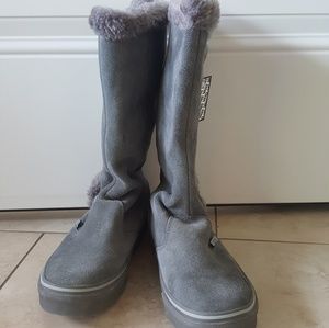 ⚡PRICE DROP⚡Vans Boots, w/tags